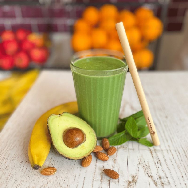 Zelen_smuti_avokado_banana_mango