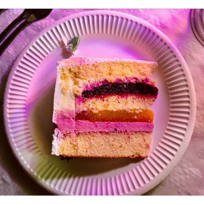 Pitaya sadni pire kot nadev za torto