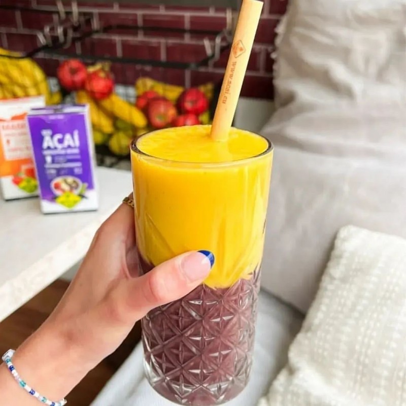 Acai mango smuti