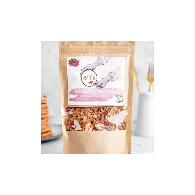 DOMAČA GRANOLA: BELA ČOKOLADA Z MALINO IN KOKOSOM